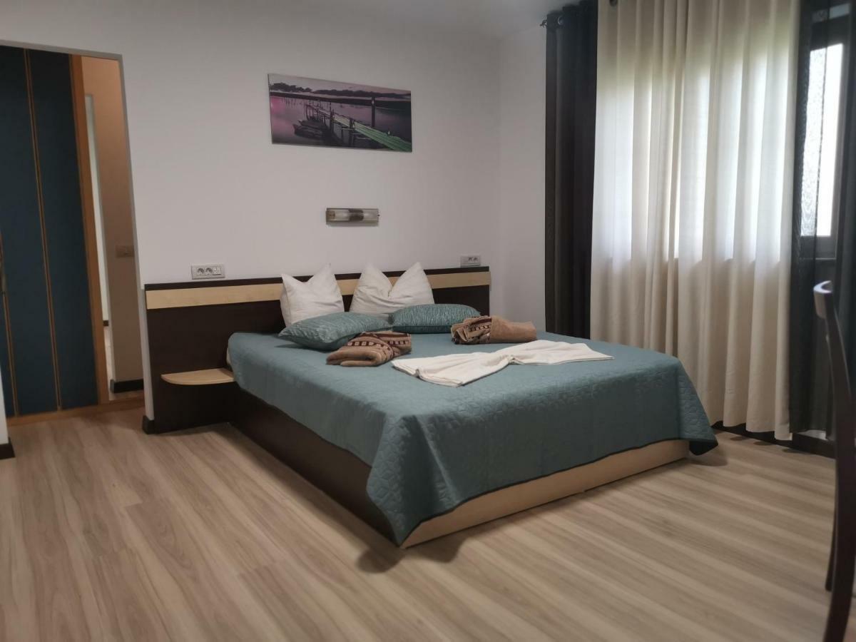 Pensiunea Almada Arad Exteriér fotografie